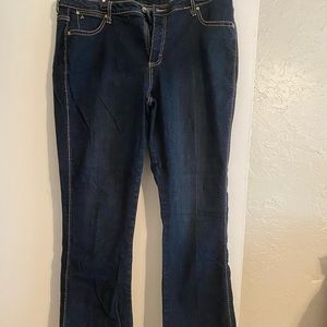 Wrangle Aura, mid-rise bootcut jeans. Size 18